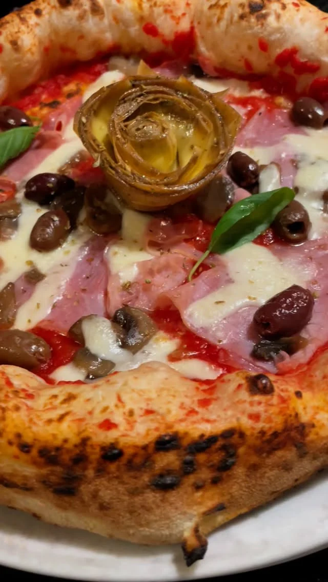 🔥 Questo weekend c’è un motivo in più per uscire di casa: Infermenta ti aspetta!
La nostra pizza non è “una pizza qualsiasi”: lunga lievitazione, ingredienti selezionati e quell’inconfondibile tocco che ci rende diversi da tutti gli altri. 🍕✨

👉 Vieni a scoprire le nostre prelibatezze, lasciati conquistare da nuovi sapori e vivi un’esperienza di pura condivisione che va oltre il semplice mangiare.

📍 Ti aspettiamo da Infermenta questo weekend.
La differenza… la senti al primo morso.

@infermenta 
VIA GUGLIELMO MARCONI 47
Cassano Magnago 
☎️ 0331 1220048

#Infermenta #PizzaAllaMano #CondividereATavola #CassanoMagnago #VareseFood #PizzaLovers